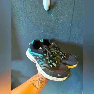 Women’s Ryka Black Blue Skywalk Trail Hiking Shoes Size 8.5